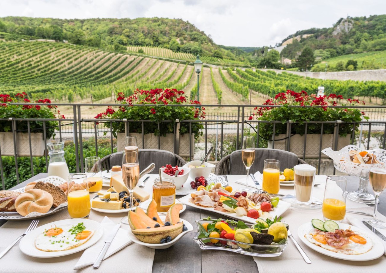 Frühstück mit Ausblick im Hotel Turmhof