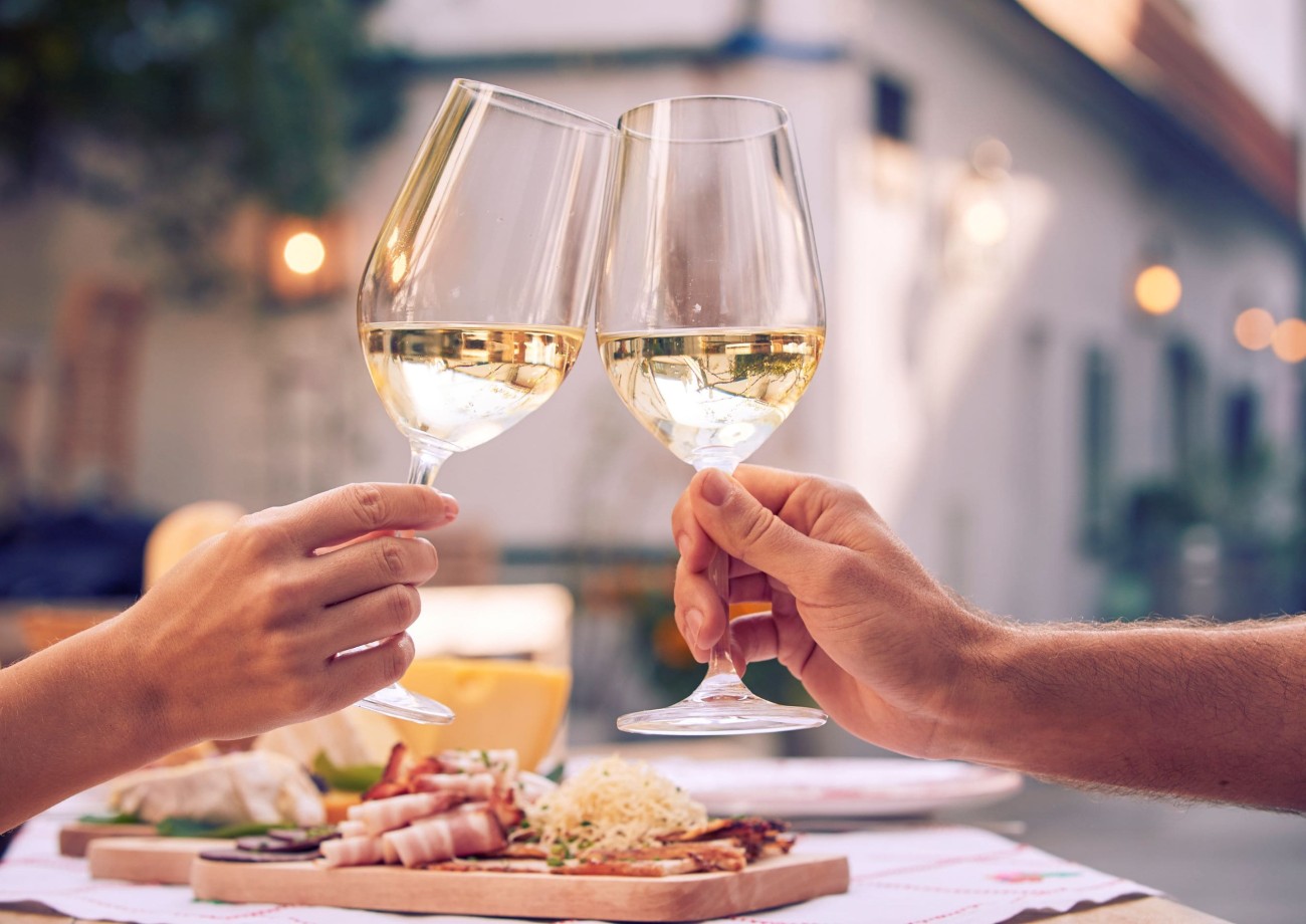 Leckeres Essen beim Heurigen © Wienerwald Tourismus / Andreas Hofer