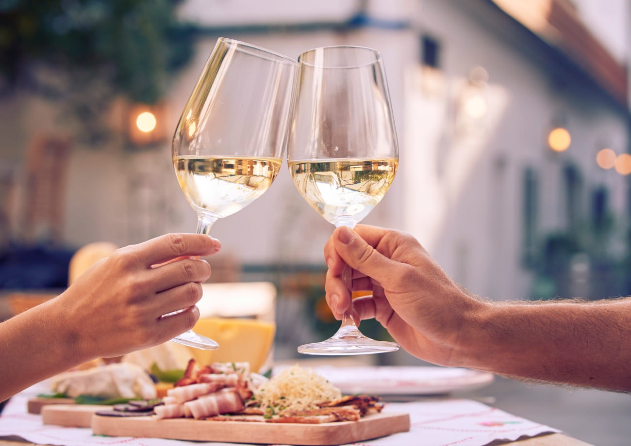 Essen beim Heurigen © Wienerwald Tourismus / Andreas Hofer